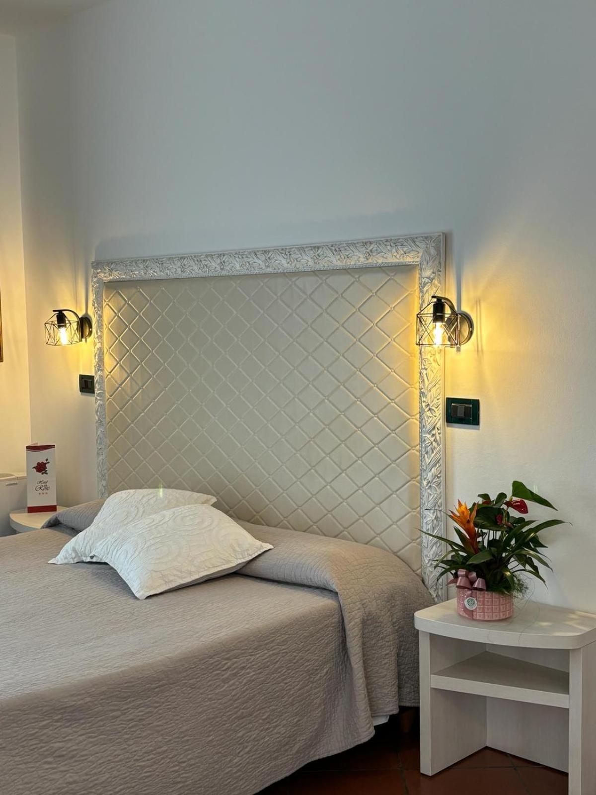 Hotel Delle Rose San Bartolomeo Al Mare Exterior photo